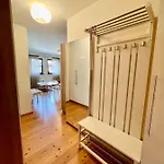 2 Bedroom In Out *
