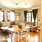 2 Bedroom In Out Apartament *