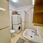 2 Bedroom In Out