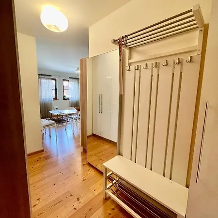 2 Bedroom In Out *