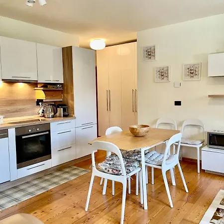 Apartment 2 Bedroom In Out *