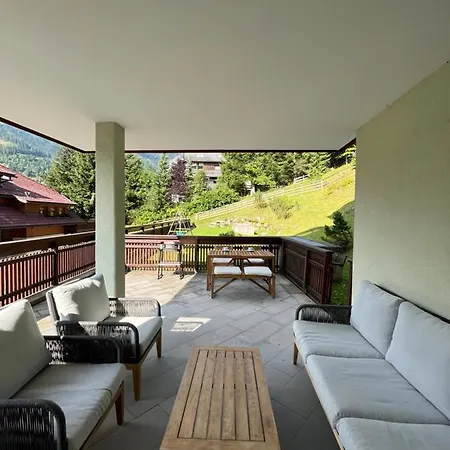 Apartment 2 Bedroom In Out